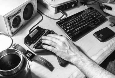 篮球巅峰对决：掘金队战术智慧与精彩瞬间回顾